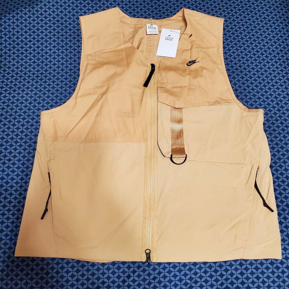 Nike tech vest and bag